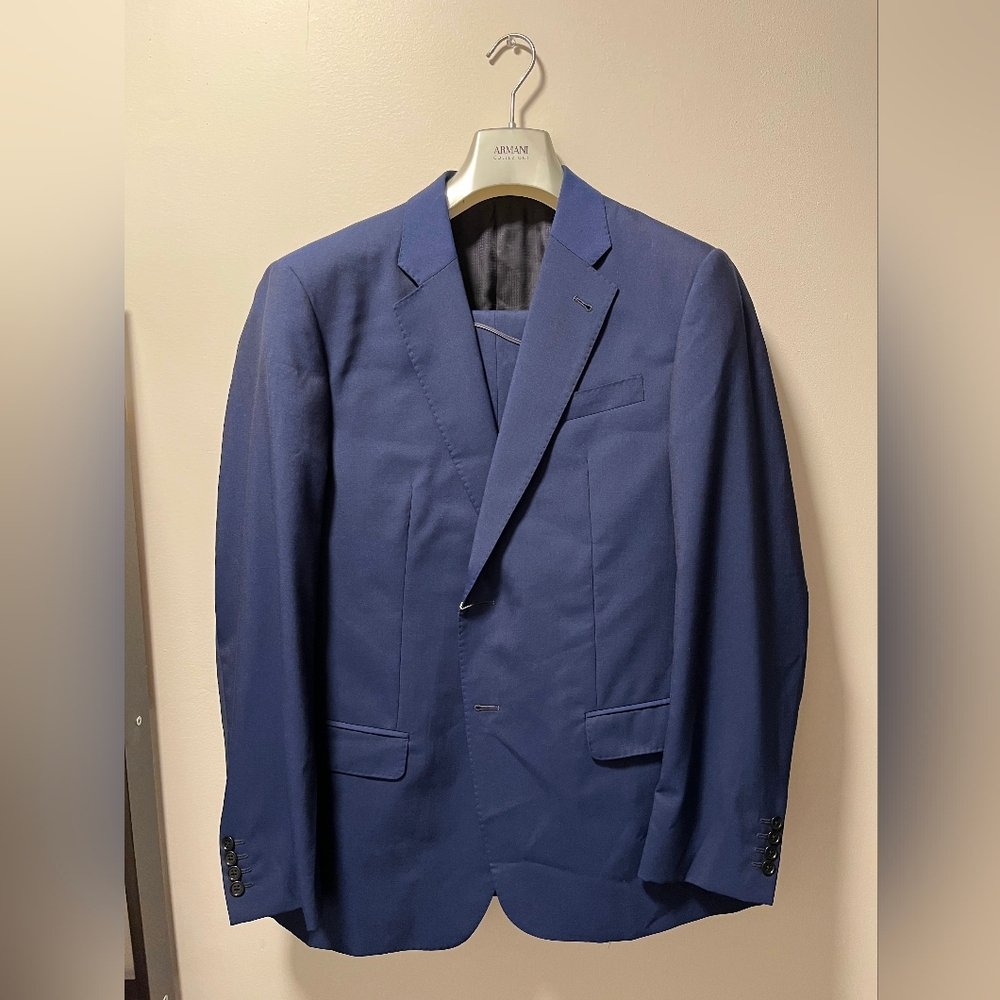 Giorgio Armani Collezioni Men's Navy Suit